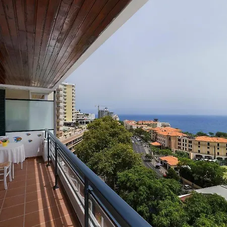 Mit Balkon Und Aussicht In So Martinho فونشال